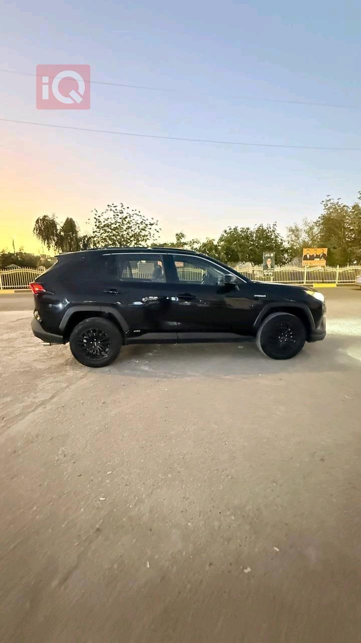 تۆیۆتا ڕاڤ 4